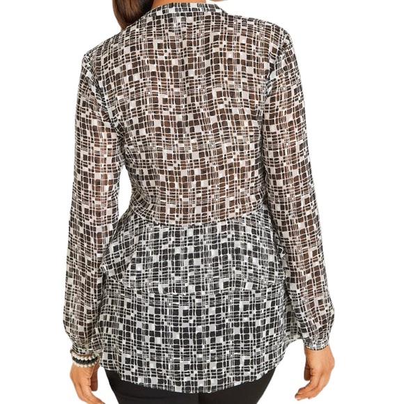 Chico’s Blouse Size 2=12/14 Black White With Sparkly Gold Thread Printed Ruffle - Picture 3 of 16